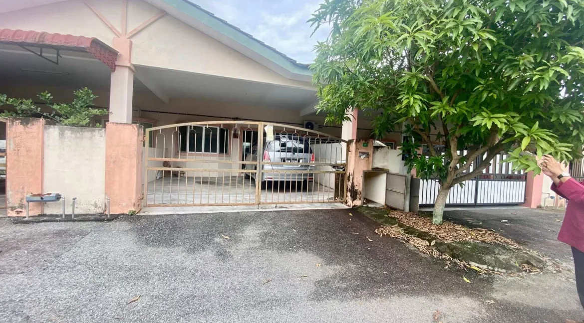 Rumah Teres Setingkat Untuk Dijual Di Taman Raia Gemilang, Kampung Kepayang