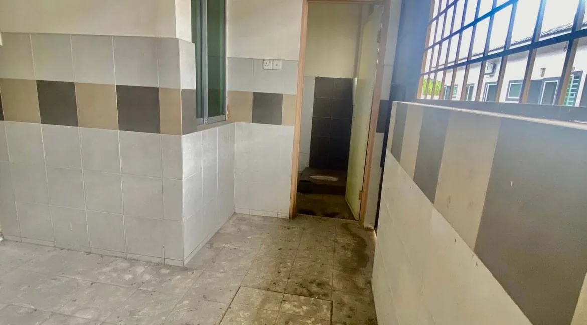 rumah-teres-setingkat-untuk-dijual-di-taman-raia-gemilang-kampung-kepayang-05