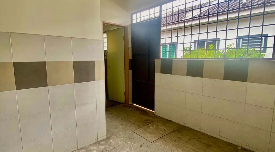 rumah-teres-setingkat-untuk-dijual-di-taman-raia-gemilang-kampung-kepayang-09