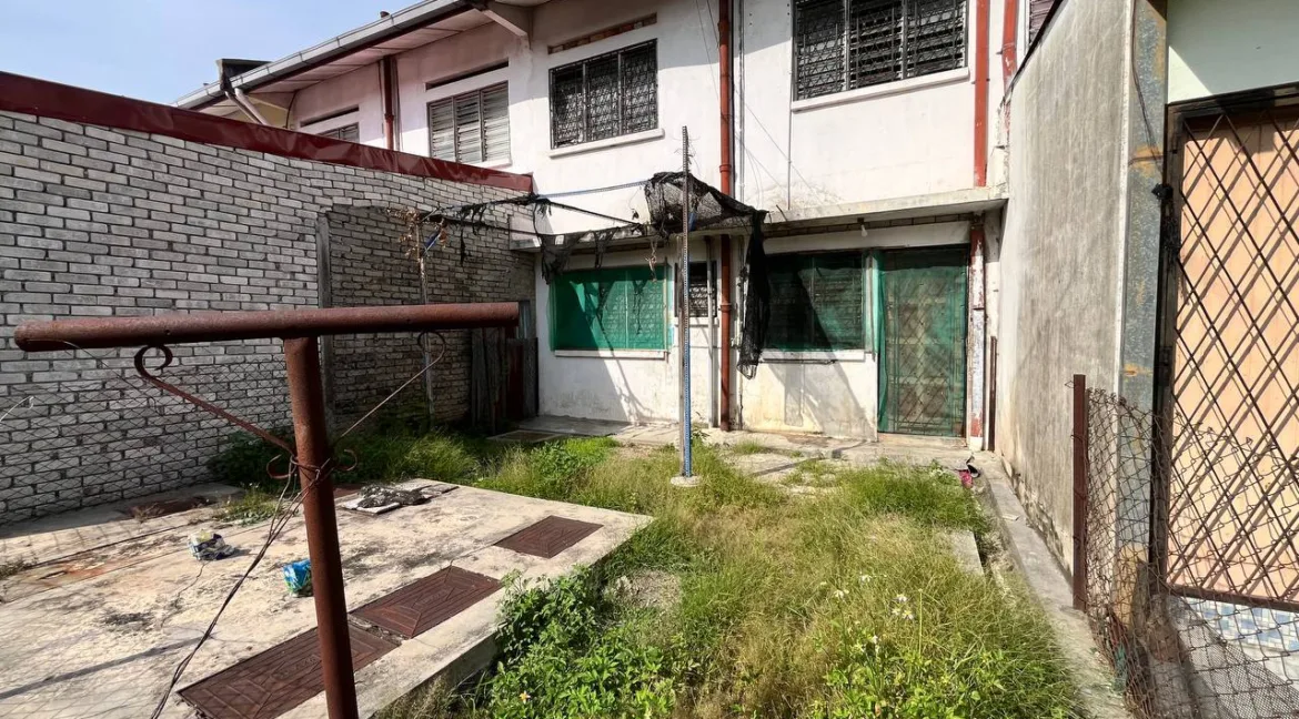 taman-bunga-mawar-batu-gajah-23