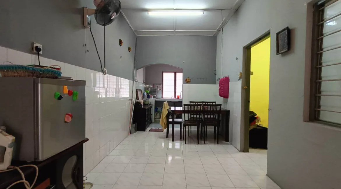 rumah-kos-rendah-setingkat-taman-desa-pengkalan-indah-ipoh-04