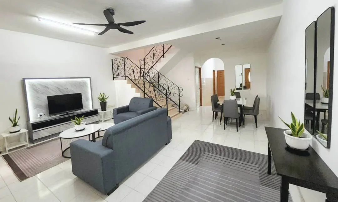 rumah-teres-2-5-tingkat-untuk-dijual-di-taman-panorama-lapangan-perdana-ipoh-02