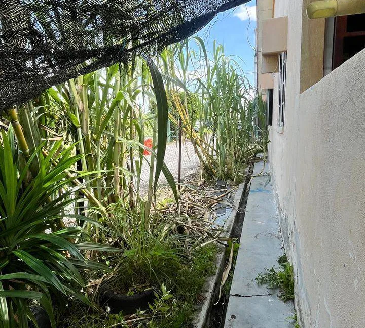 rumah-teres-corner-lot-untuk-dijual-taman-angkasa-kampar-04