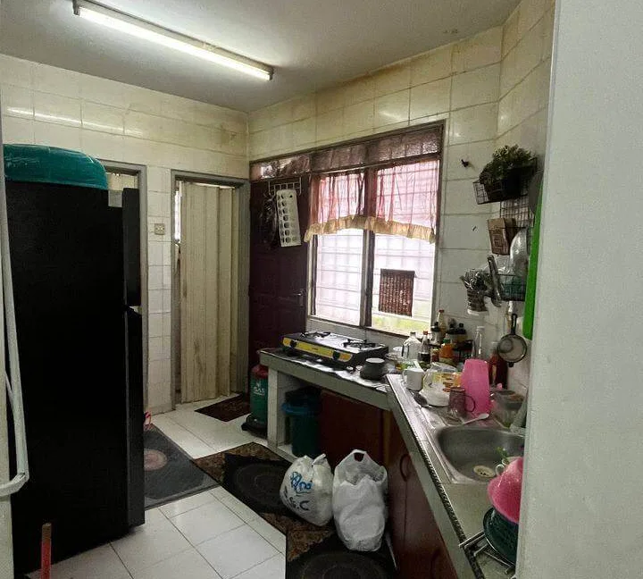 rumah-teres-corner-lot-untuk-dijual-taman-angkasa-kampar-06