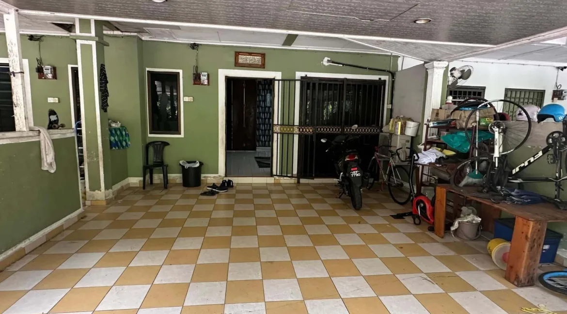 rumah-teres-dua-tingkat-untuk-dijual-di-taman-desa-lang-indah-gunung-lang-02