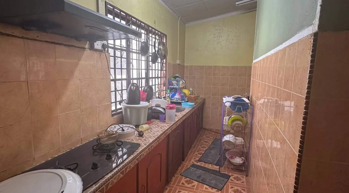 rumah-teres-dua-tingkat-untuk-dijual-di-taman-desa-lang-indah-gunung-lang-06