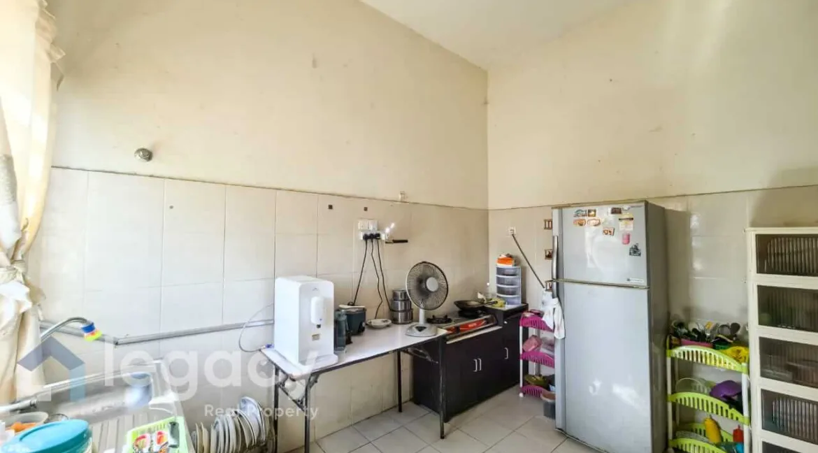 rumah-teres-dua-tingkat-untuk-dijual-di-taman-meru-suria-chemor-11