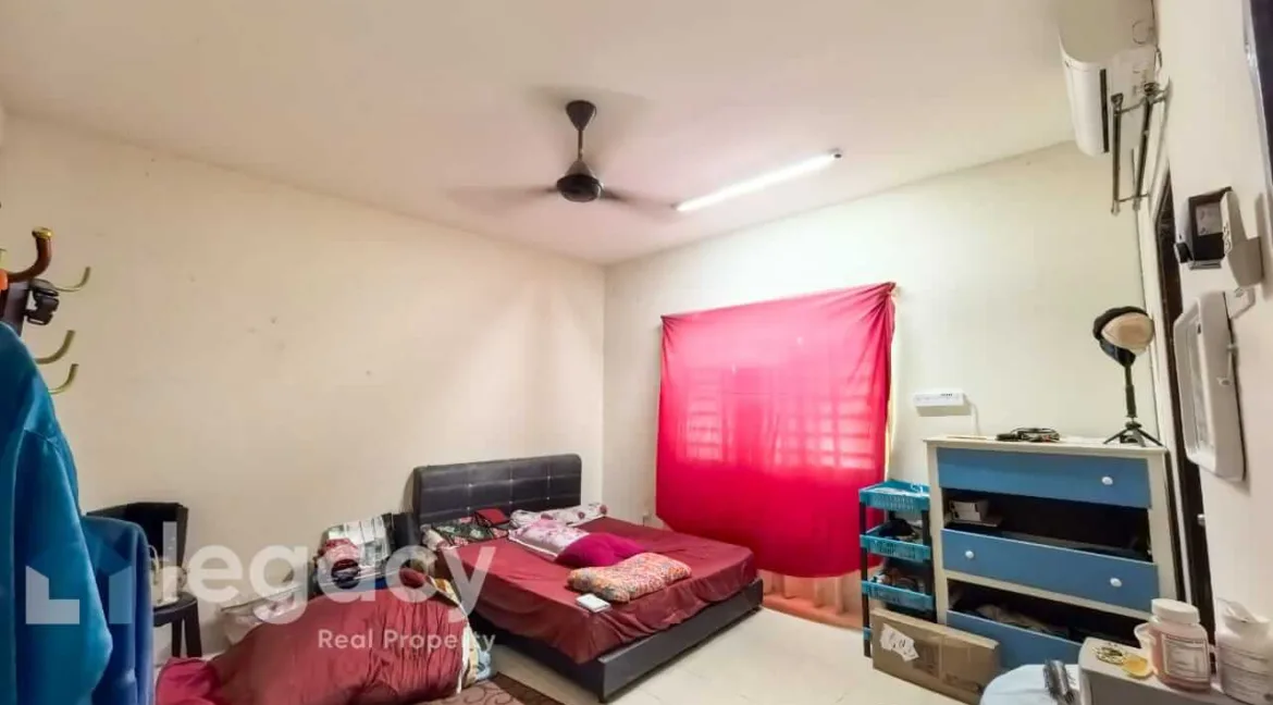 rumah-teres-dua-tingkat-untuk-dijual-di-taman-meru-suria-chemor-14