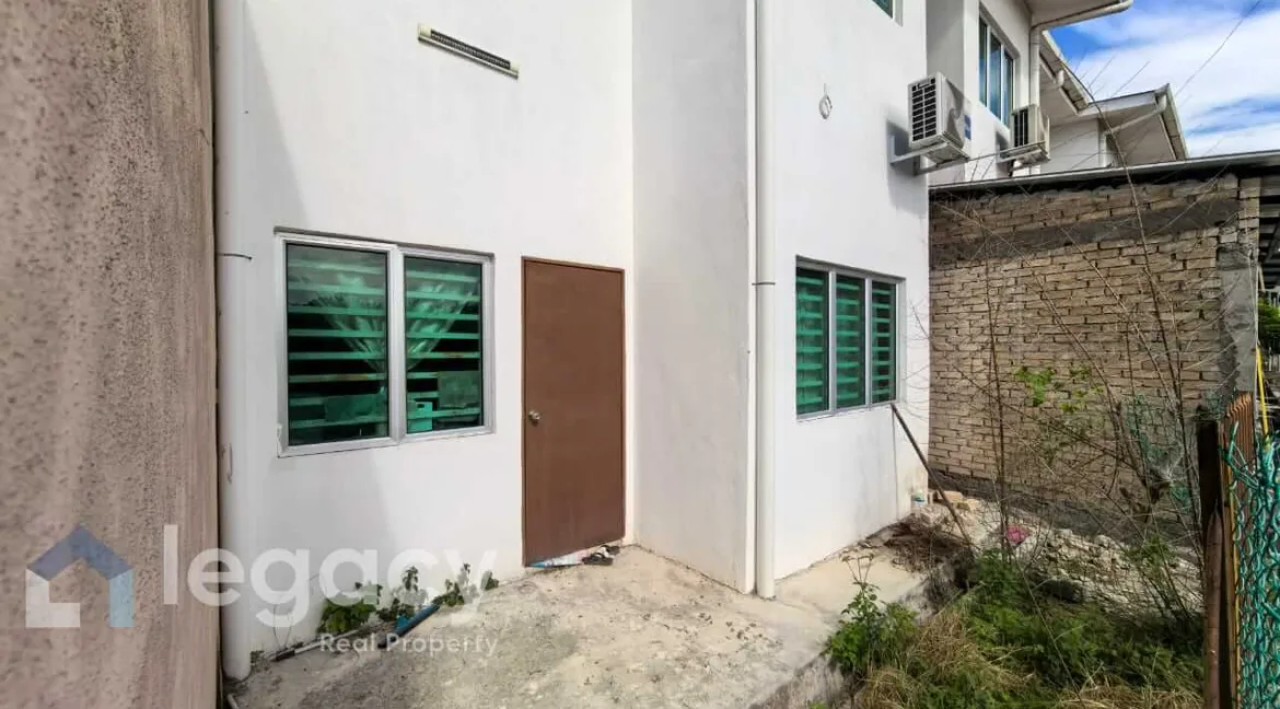 rumah-teres-dua-tingkat-untuk-dijual-di-taman-meru-suria-chemor-24