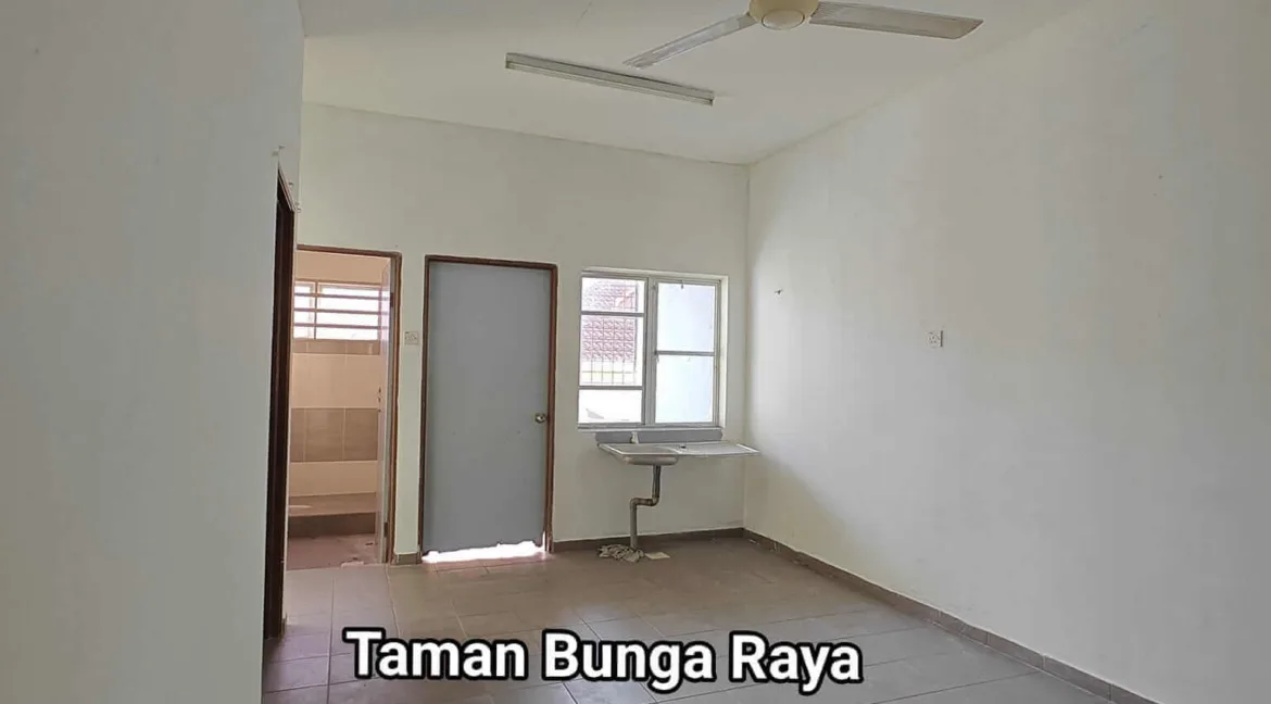 rumah-teres-setingkat-untuk-dijual-di-taman-bunga-raya-kuala-kangsar-03