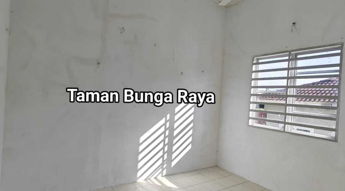 rumah-teres-setingkat-untuk-dijual-di-taman-bunga-raya-kuala-kangsar-06