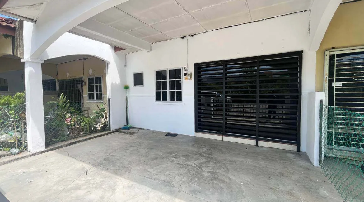 rumah-teres-setingkat-untuk-dijual-di-taman-tasek-putra-tronoh-02