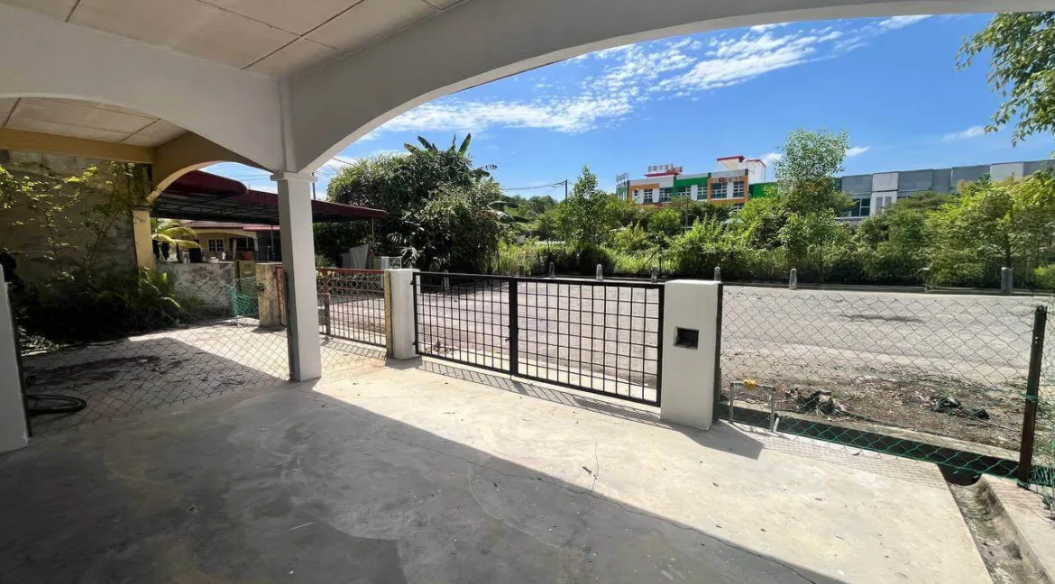 rumah-teres-setingkat-untuk-dijual-di-taman-tasek-putra-tronoh-03