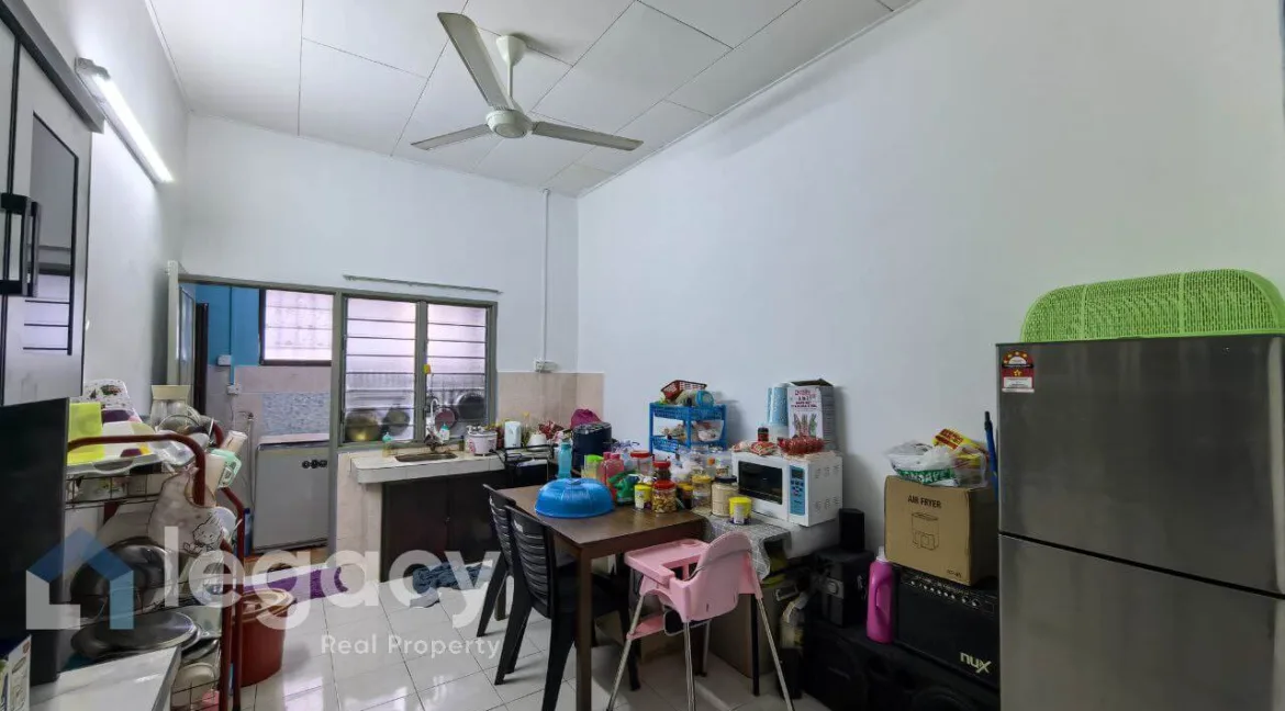 rumah-teres-untuk-dijual-di-taman-awan-mas-kampar-05