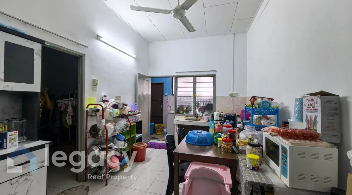rumah-teres-untuk-dijual-di-taman-awan-mas-kampar-06