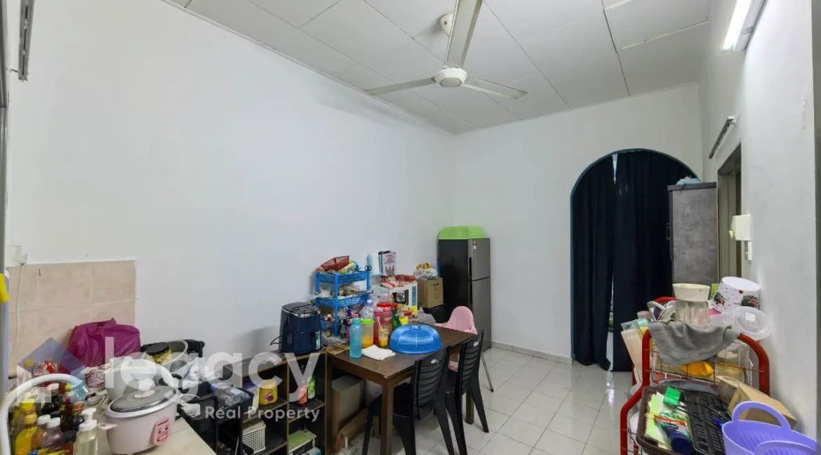 rumah-teres-untuk-dijual-di-taman-awan-mas-kampar-07