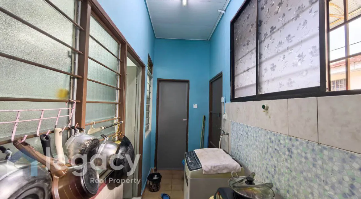 rumah-teres-untuk-dijual-di-taman-awan-mas-kampar-08