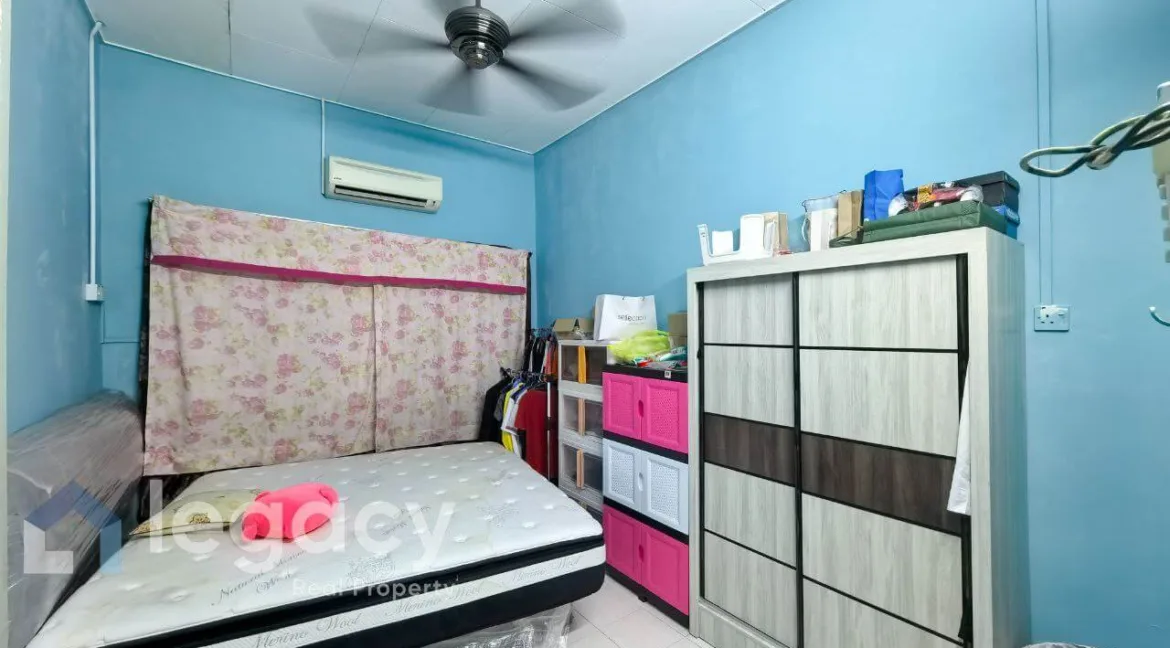rumah-teres-untuk-dijual-di-taman-awan-mas-kampar-11