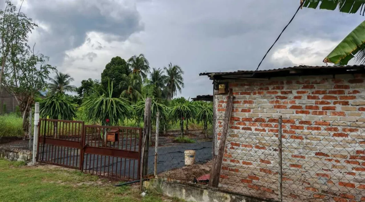 Tanah Lot Untuk Dijual Di Kampung Tersusun Tekah, Simpang Pulai