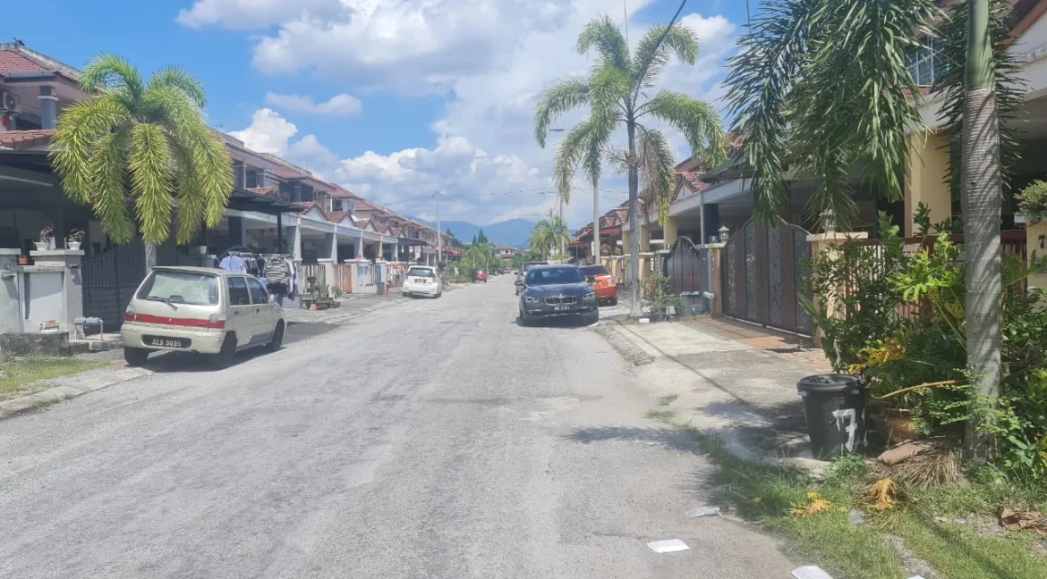 rumah-teres-dua-tingkat-taman-tawas-indah-14