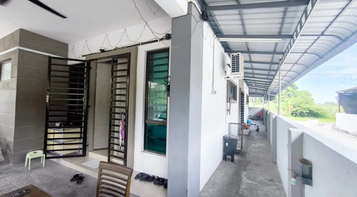 rumah-teres-setingkat-end-lot-taman-seri-raia-04