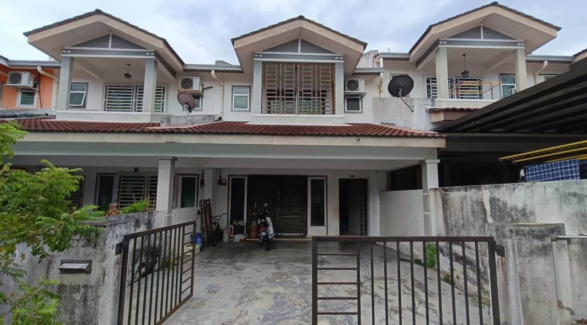 Rumah Teres Dua Tingkat untuk dijual di Taman Chandan Putri, Kuala Kangsar.