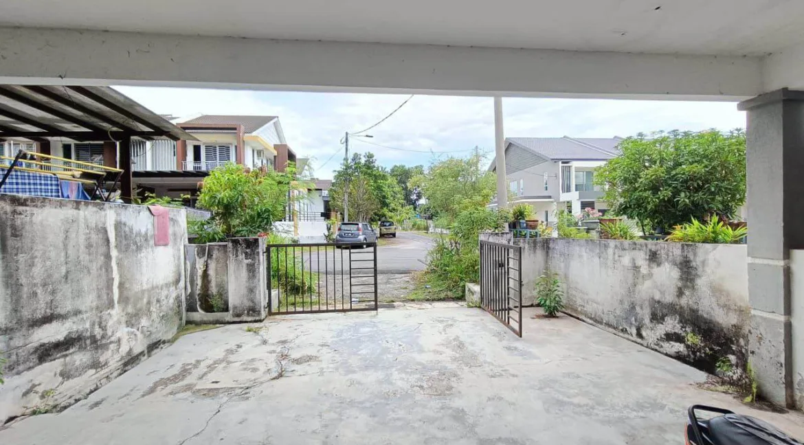 rumah-teres-taman-chandan-putri-02