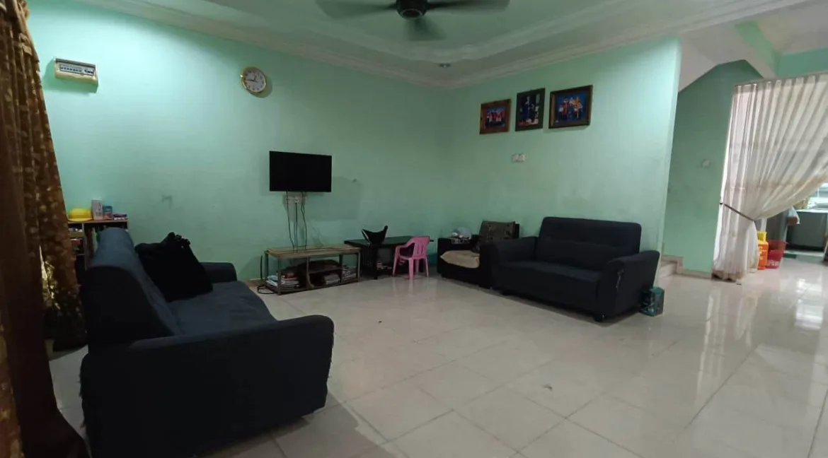 rumah-teres-taman-chandan-putri-04