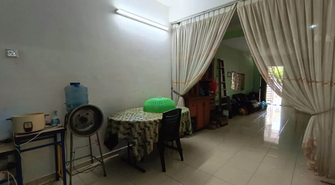 rumah-teres-taman-chandan-putri-05