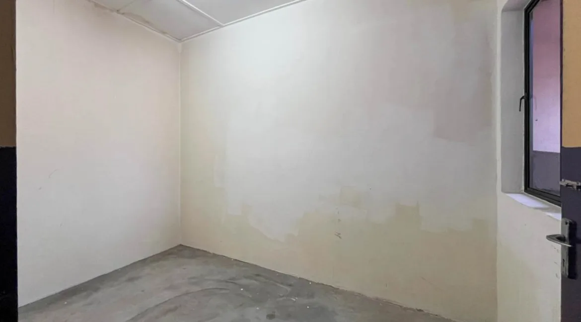 rumah-kos-rendah-dua-tingkat-taman-chepor-raya-17