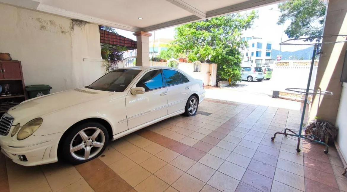 rumah-teres-dua-tingkat-rapat-setia-baru-02