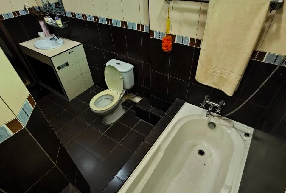 rumah-teres-dua-tingkat-rapat-setia-baru-06