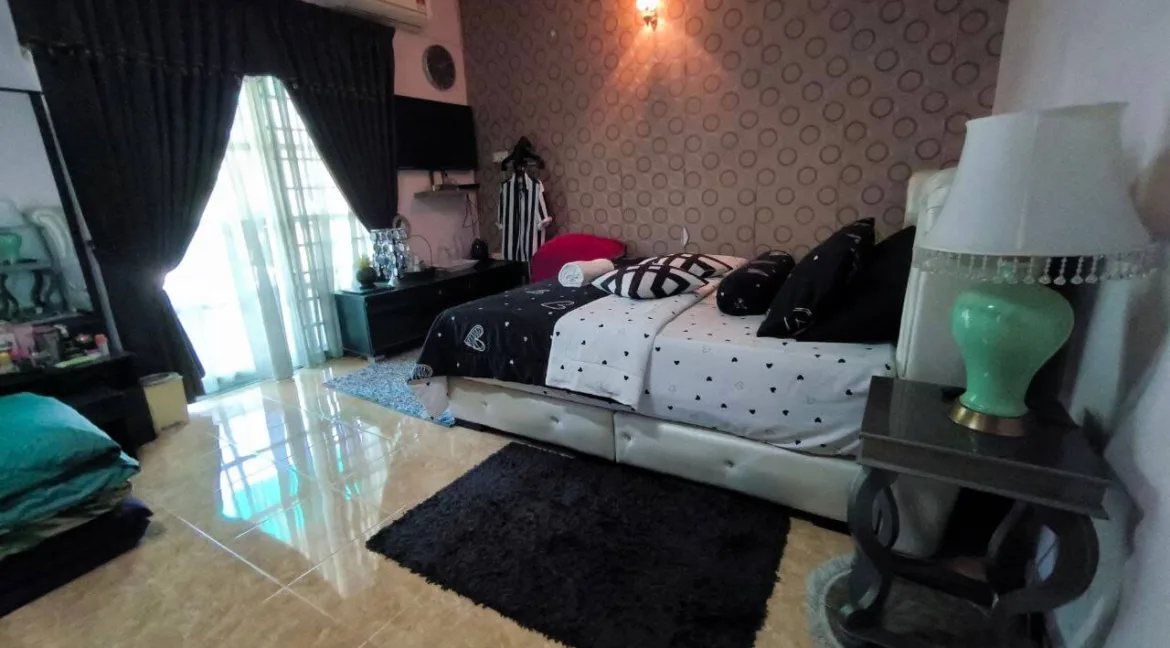 rumah-teres-dua-tingkat-rapat-setia-baru-08