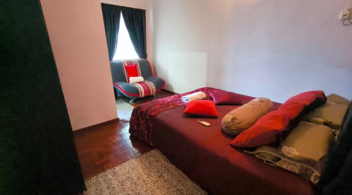 rumah-teres-dua-tingkat-rapat-setia-baru-12