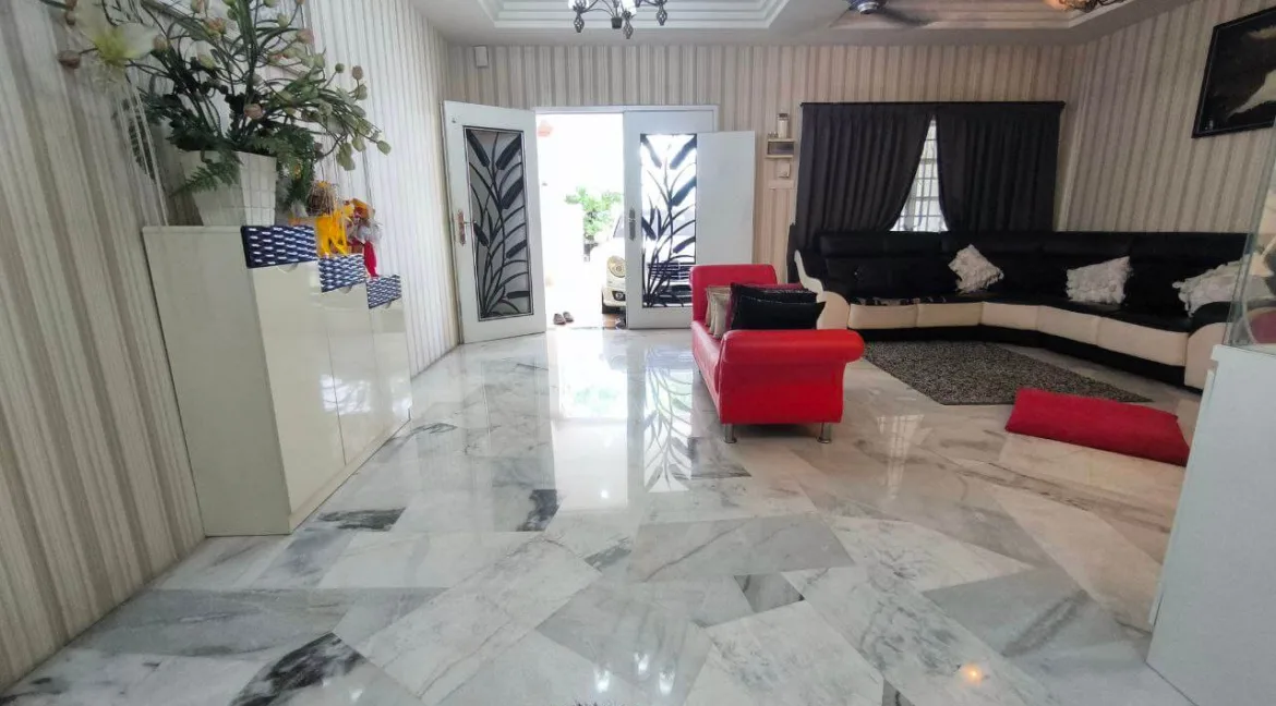 rumah-teres-dua-tingkat-rapat-setia-baru-17