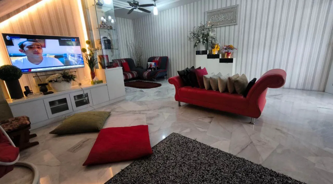 rumah-teres-dua-tingkat-rapat-setia-baru-19