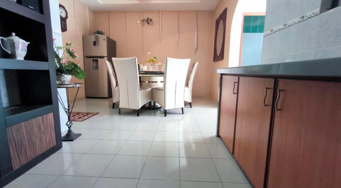 rumah-teres-dua-tingkat-rapat-setia-baru-21