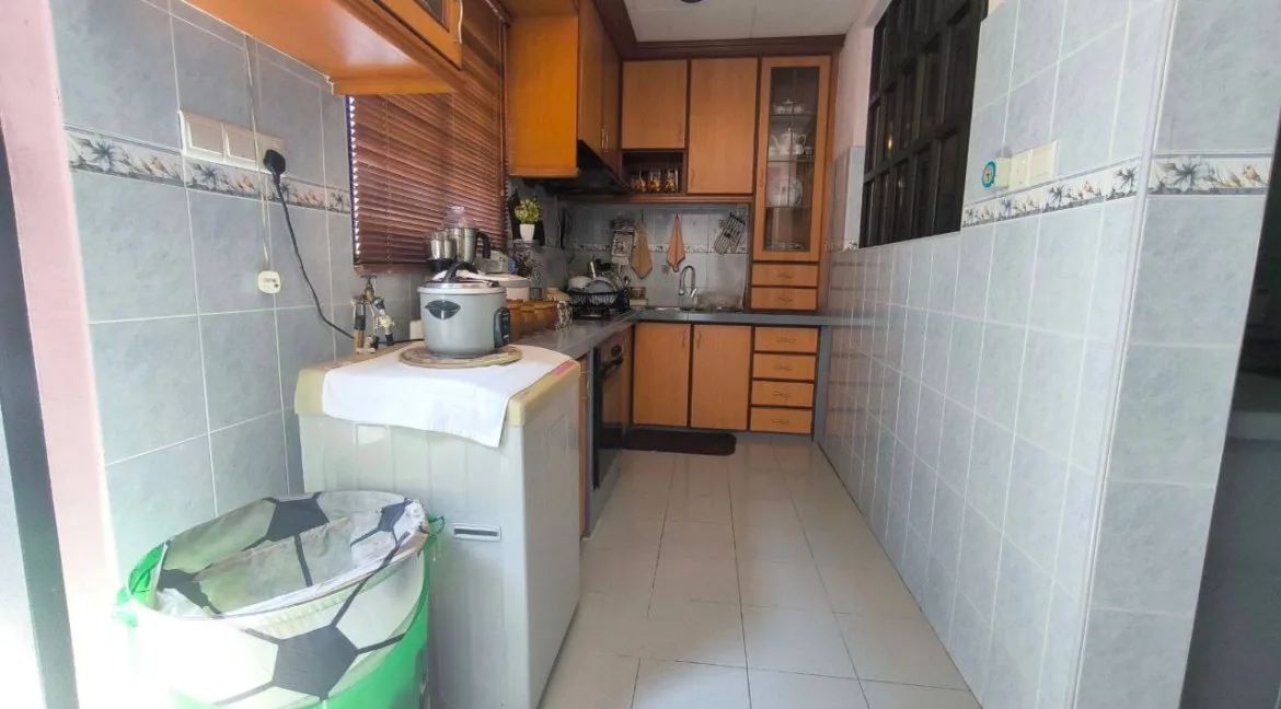 rumah-teres-dua-tingkat-rapat-setia-baru-24