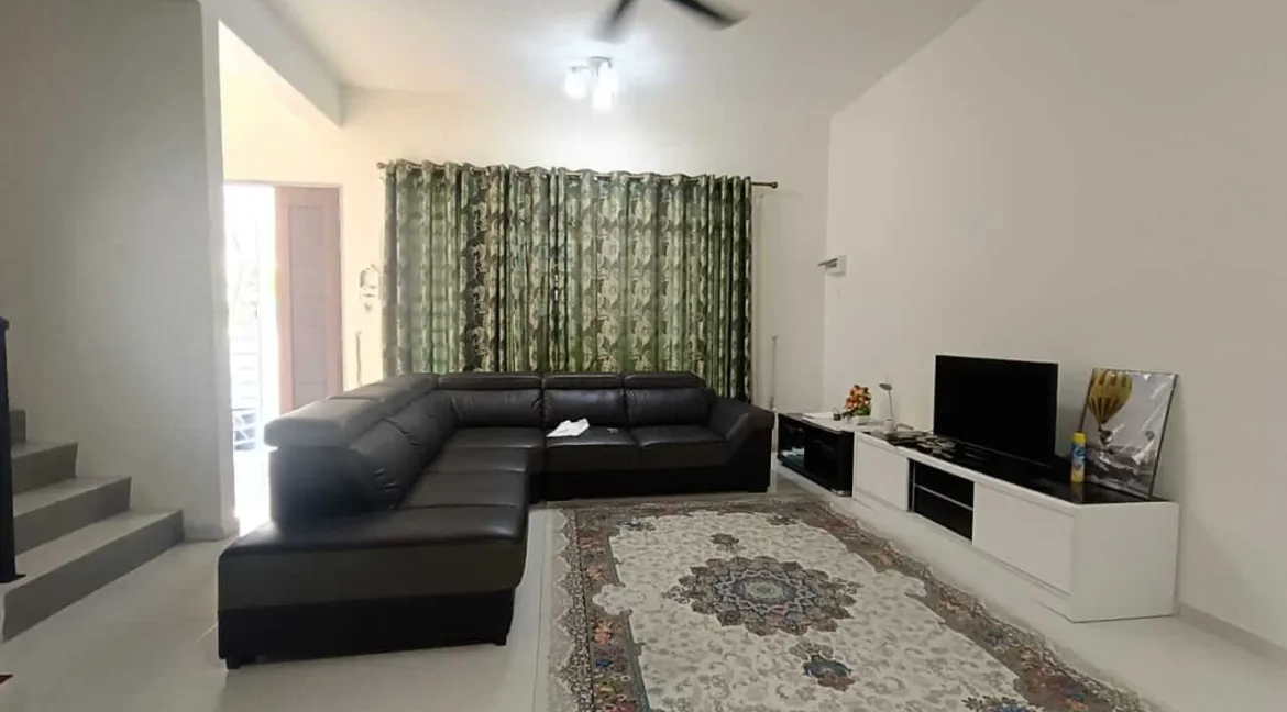 rumah-teres-taman-chandan-putri-02