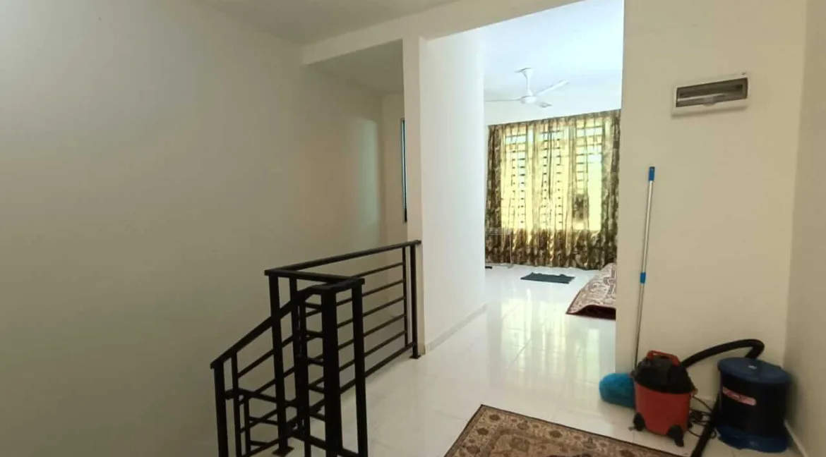 rumah-teres-taman-chandan-putri-04