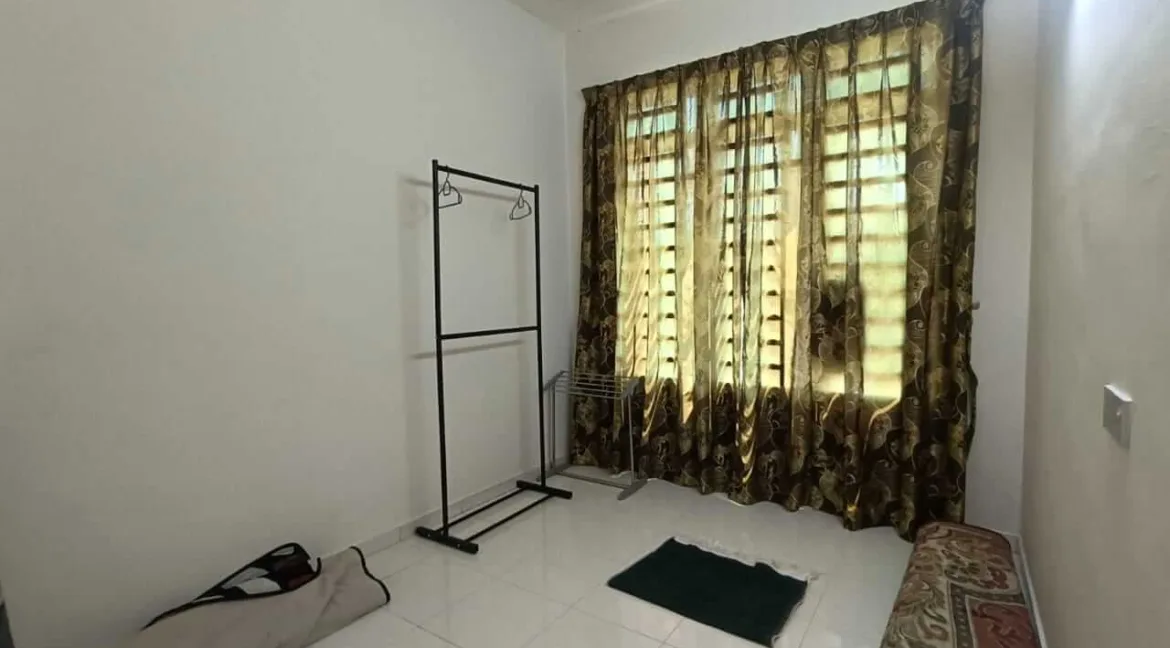 rumah-teres-taman-chandan-putri-05