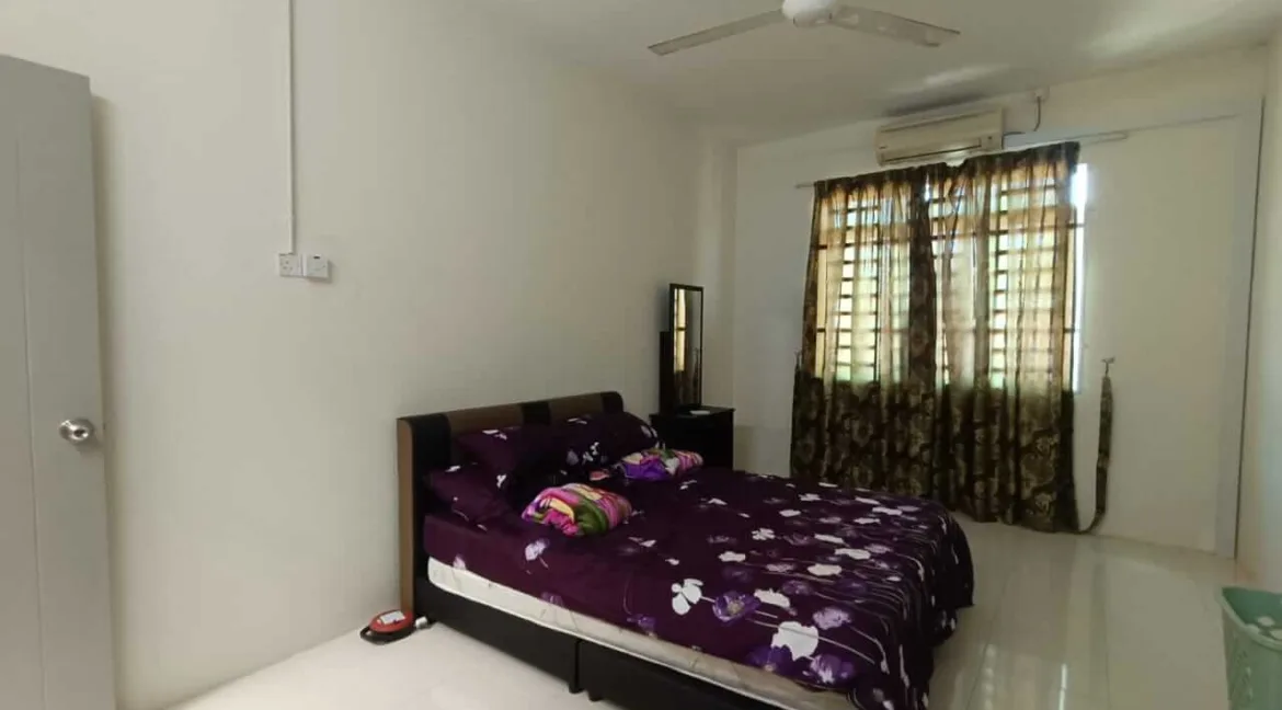 rumah-teres-taman-chandan-putri-10