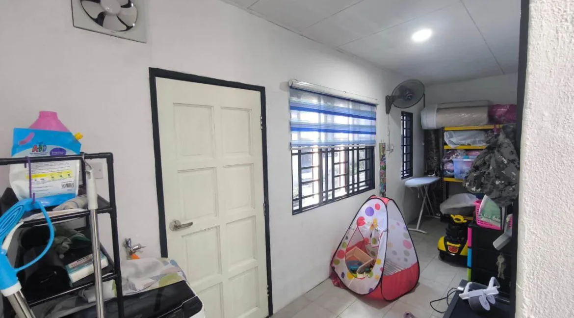 rumah-teres-taman-pengkalan-harmoni-07