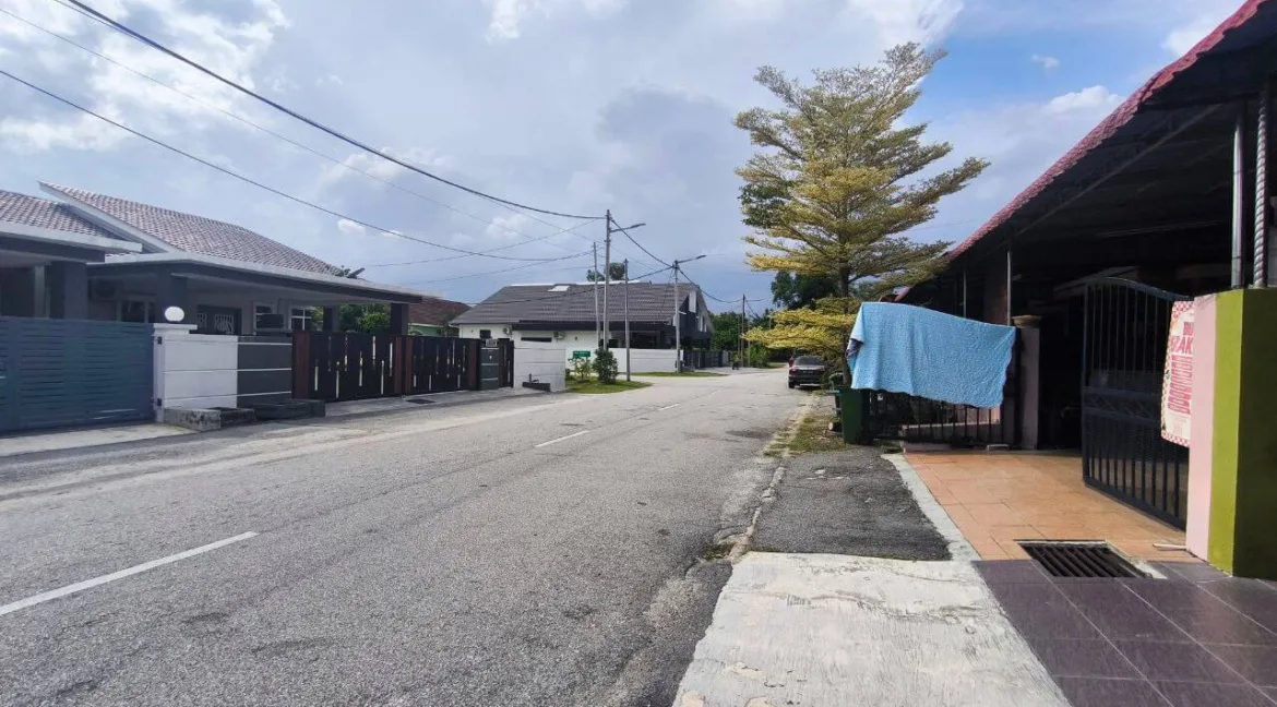 rumah-teres-taman-pinji-ria-aa-03
