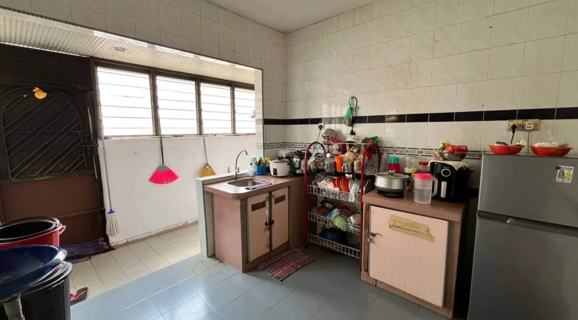 teres-2-tingkat-taman-simpang-aman-12