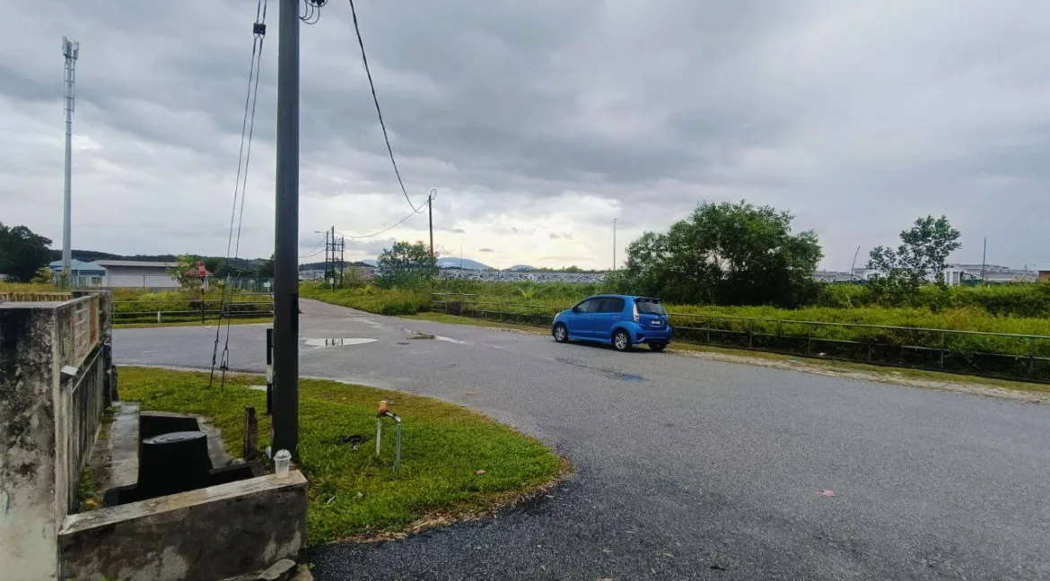 teres-corner-lot-taman-bandar-u-03