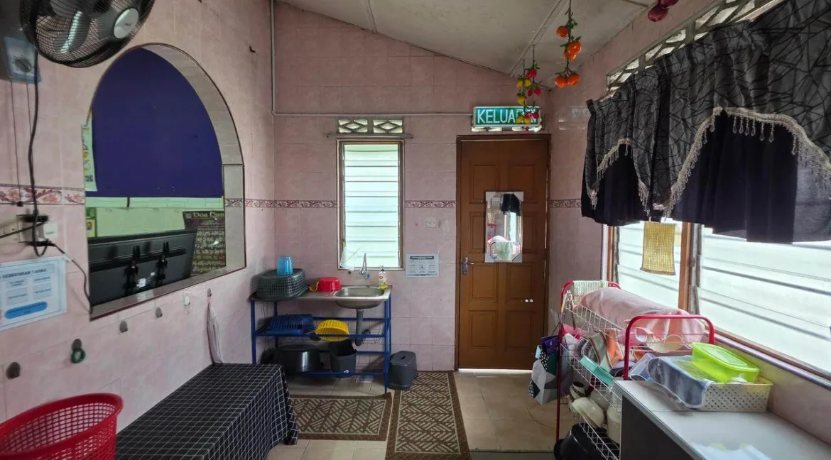 teres-setingkat-taman-klebang-restu-18