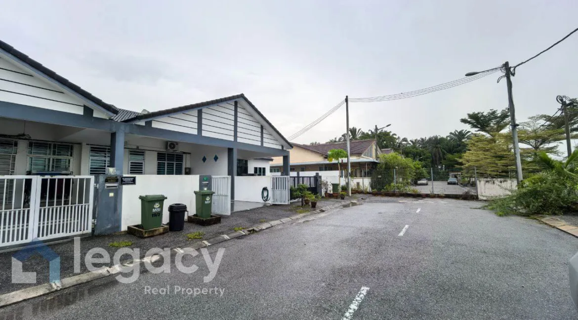 rumah-teres-taman-klebang-pertama-02