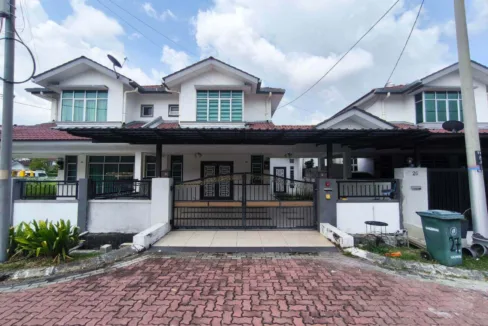 Semi-D Dua Tingkat untuk dijual di Taman Desa Manjung, Seri Manjung.