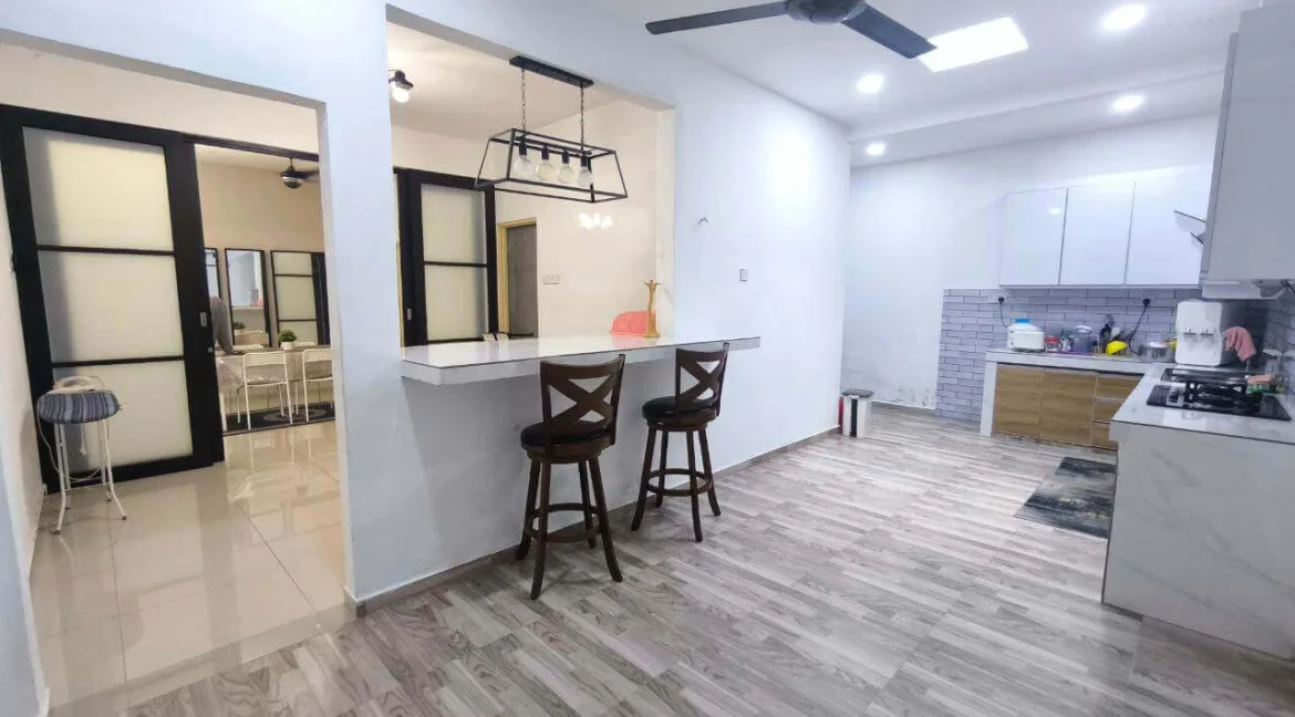 semi-d-dua-tingkat-taman-desa-manjung-02